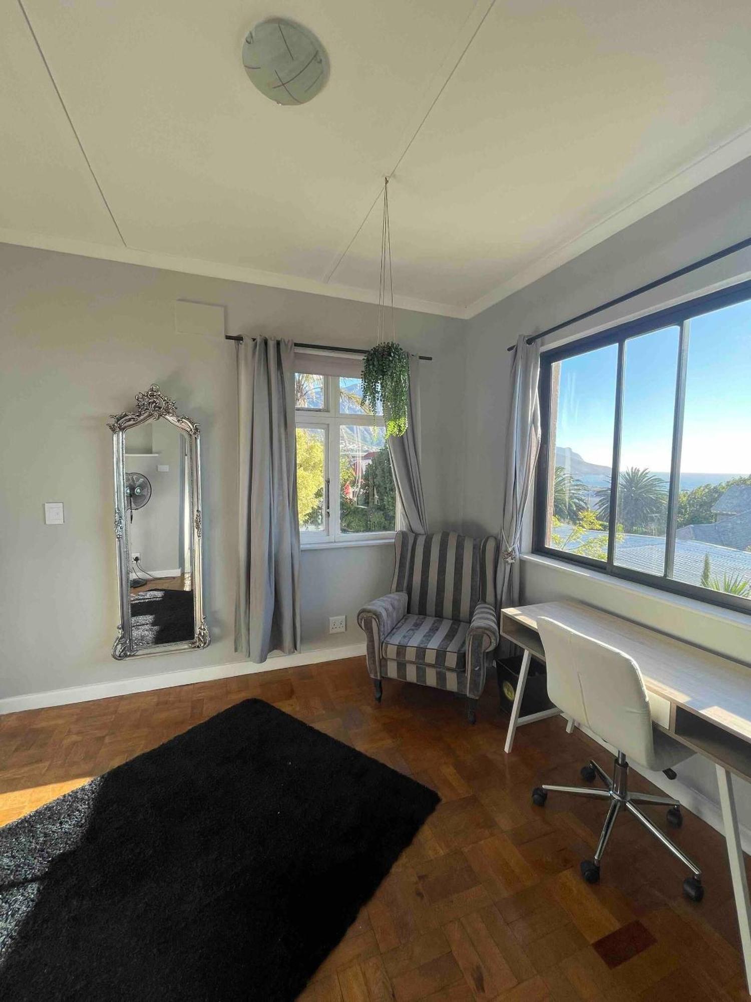 Lux Sea View Camps Bay *